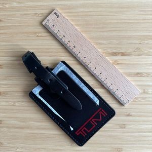 TUMI Alpha Large Luggage Tag: Elegant and Durable Travel Essential